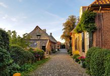 Bronkhorst, het kleinste stadje van Nederland Sprookjesstad Bronkhorst in de Achterhoek