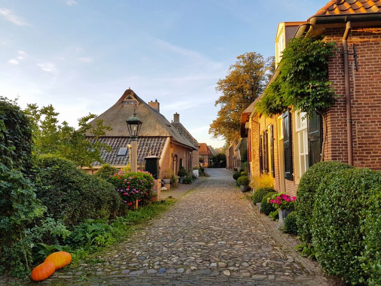 Bronkhorst, het kleinste stadje van Nederland Bronkhorst, het kleinste stadje van Nederland