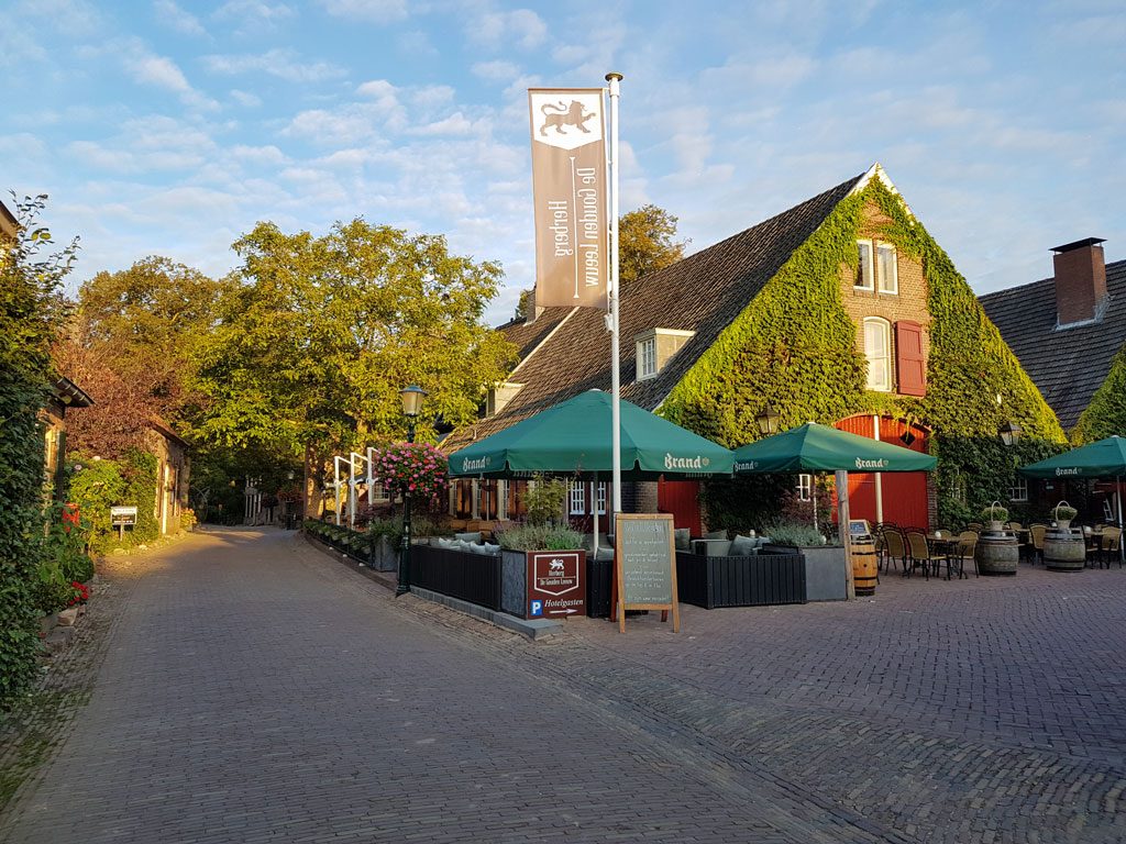 Herberg De Gouden Leeuw in Bronkhorst