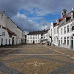 Stadsgezicht en plein in het witte stadje Thorn