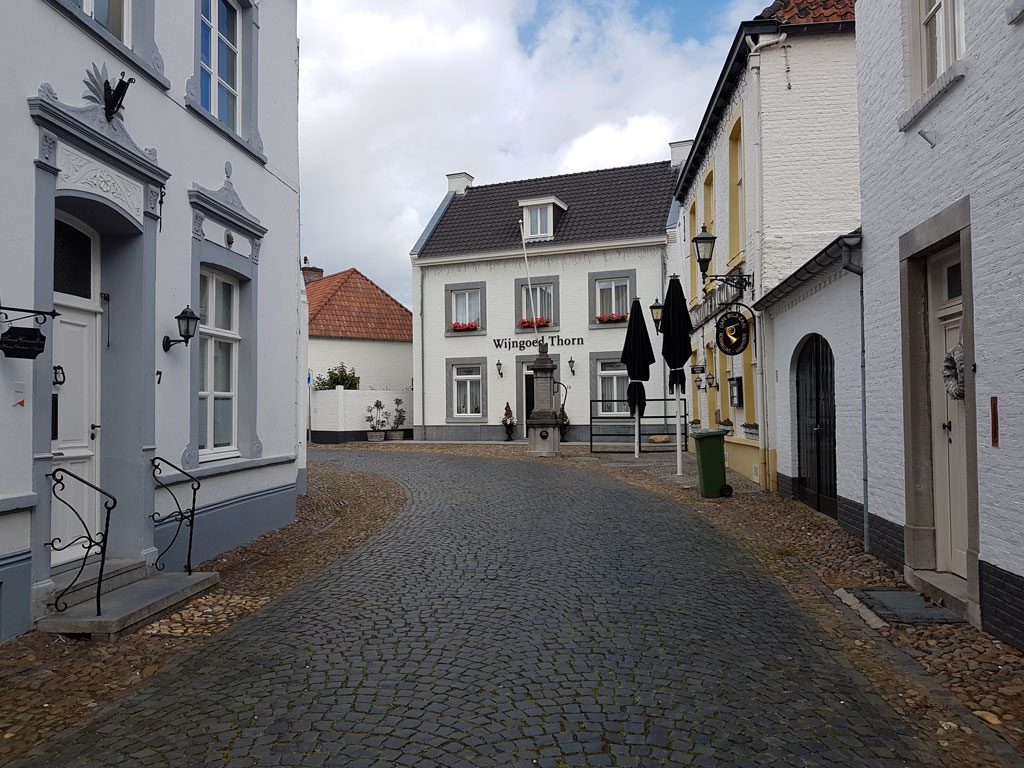 Mooie panden in het witte stadje Thorn