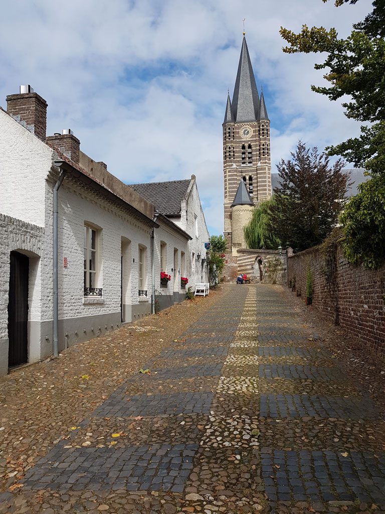 Uitzicht op de Sint-Michaëlskerk in Thorn