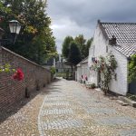 Een sfeervol gezicht al die witte huizen in Thorn