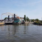 Het oude stadscentrum aan rivier de Geeuw in IJlst