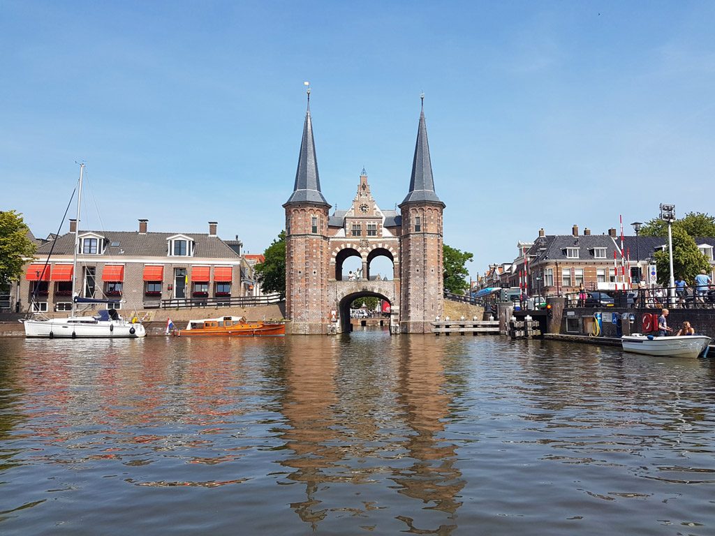 De prachtige waterpoort in Sneek